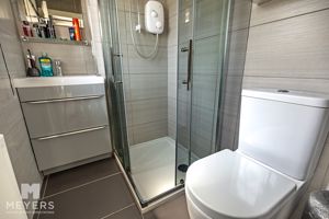 Ensuite- click for photo gallery